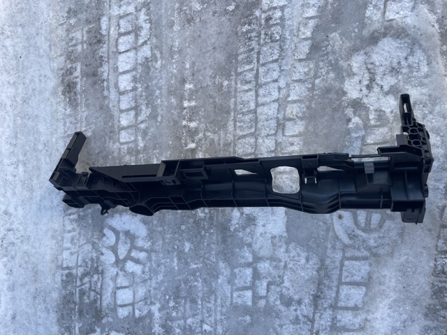 Рамка радіатора ліва A0995044118 MERCEDES