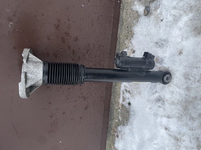 Стійка задня права A1673200402 MERCEDES