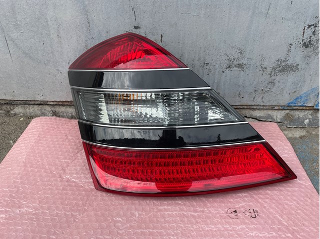 Задня ліва фара A2218200164 MERCEDES