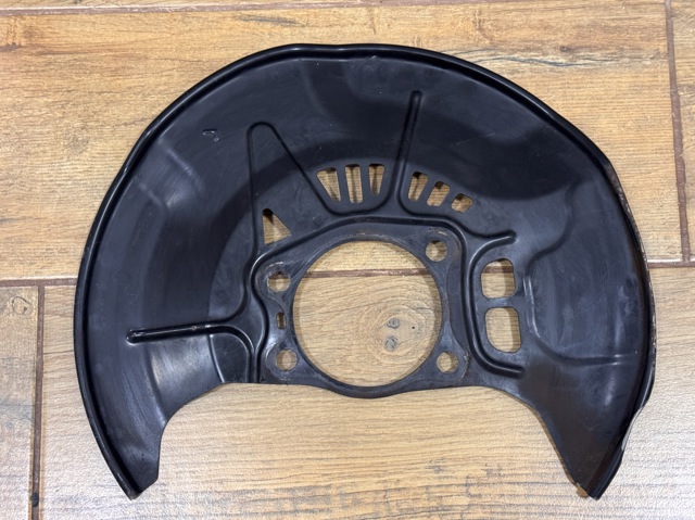 Кожух гальмівного диска 4778242050 TOYOTA