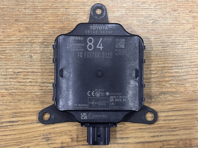 Датчик контролю мертвої зони, задній 881620E082 TOYOTA