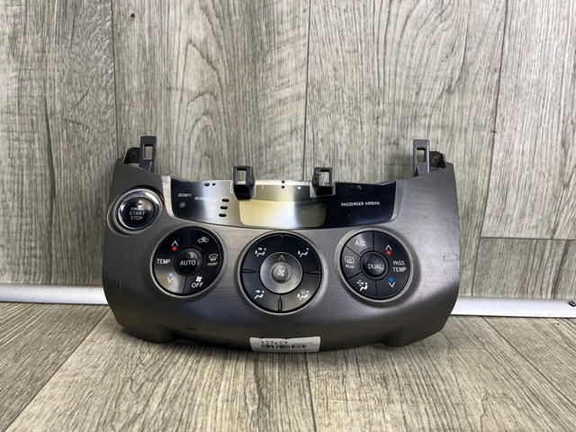 Механізм управління кондиціонером Toyota RAV4 III