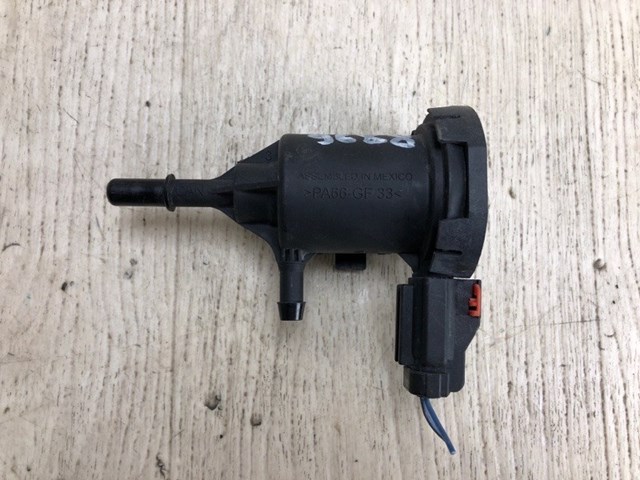 Клапан вентиляции топливного бака jeep patriot 10-17 4891741AA