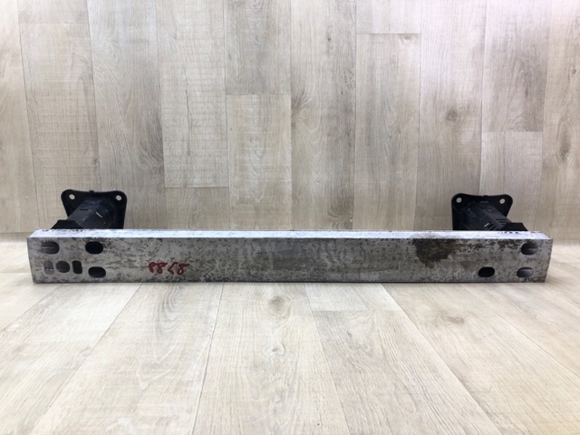 Балка бампера заднього Toyota Prius