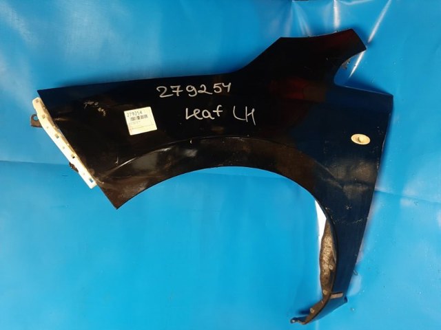 Переднє ліве крило 631013NF0A NISSAN