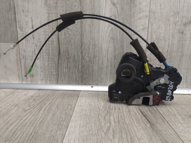 Замок дверей водія 6904042241 TOYOTA