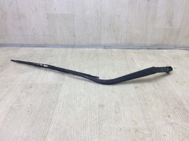 Поводок двірника 8250A172 MITSUBISHI