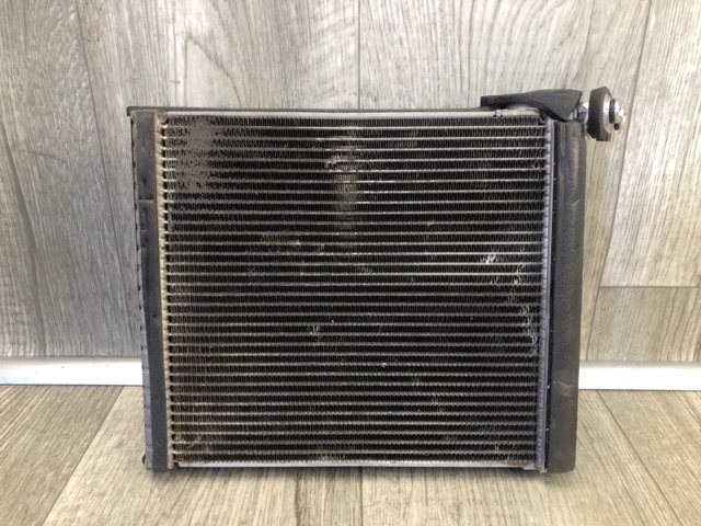 Випаровувач кондиціонера Toyota Prius