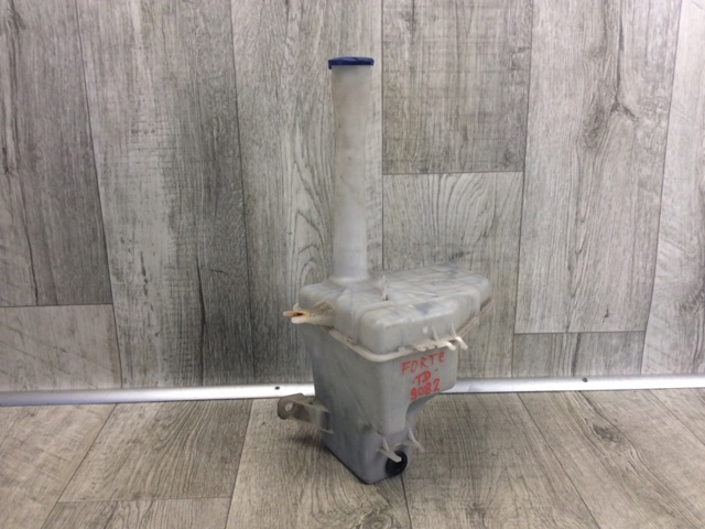 Кришка бака омивача Hyundai Santa Fe 2