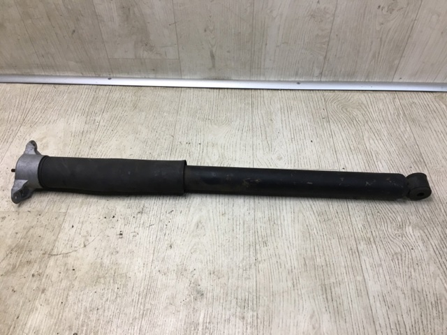 Задній амортизатор Ford Focus 3