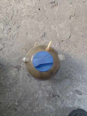 Бачок розширювальний 1J0121403B VAG
