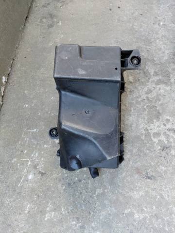 Корпус повітряного фільтра 8L0133837B VAG