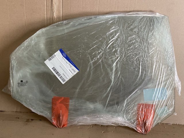 Скло задніх дверей, правих 4421RGNS4RD HANGLASS