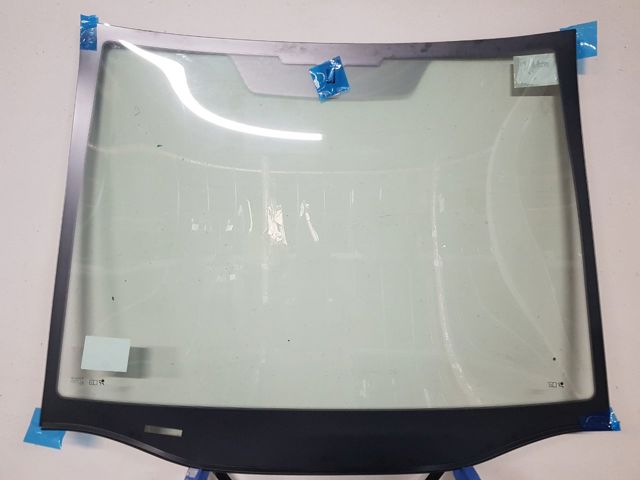 Переднє скло Opel Zafira B