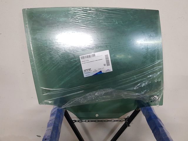 Скло задніх дверей, правих 8600RGPH5RDW SEKURIT