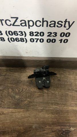 Замок дверей багажника 13542622 GM