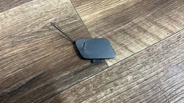 Заглушка бампера буксирувального гака, передня 8W0807241A VAG