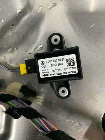 Датчик подушки безпеки A0038201926 MERCEDES