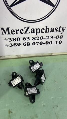 Датчик Ейрбег передній A0038208426 MERCEDES
