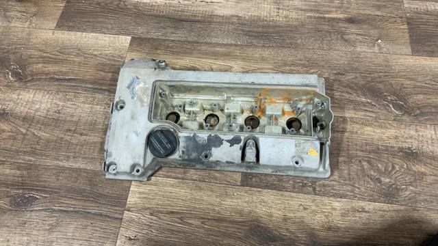 Кришка двигуна Mercedes C