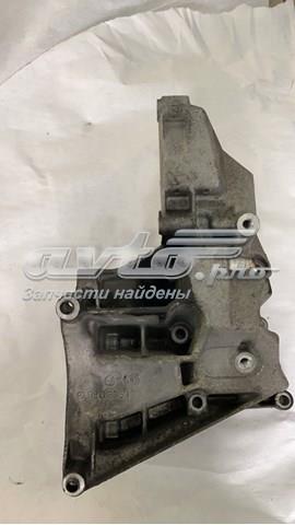 Кронштейн компресора кондиціонера A1112361330 MERCEDES