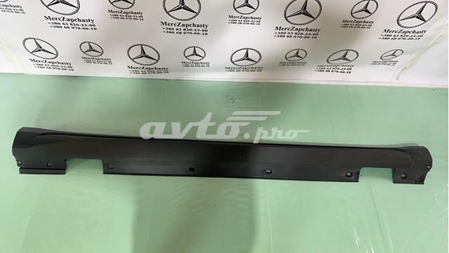 Накладка зовнішня (молдинг) порога, правий A1566980854 MERCEDES