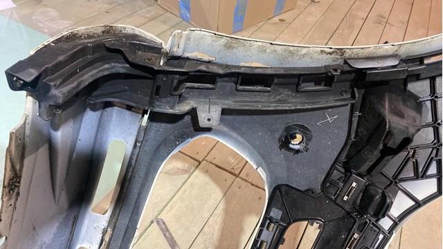Кронштейн кріплення бампера переднього правий A1568851821 MERCEDES