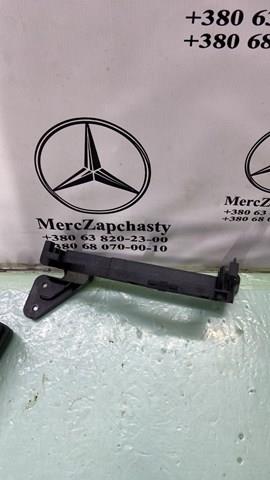 Коробка запобіжників A1645451740 MERCEDES