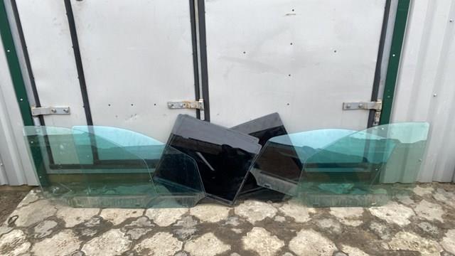 Скло заднє ліве A1647350710 MERCEDES