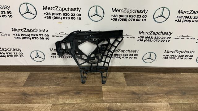 Ліве кріплення заднього бампера A1648850514 MERCEDES