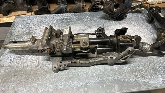 Колонка рульового управління A1664606200 MERCEDES
