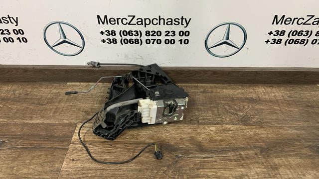 Замок водійських дверей A1697202535 MERCEDES