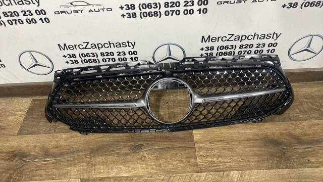 Облицювання радіатора A1778888300 MERCEDES