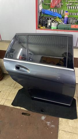 Двері задні в зборі A2047302400 MERCEDES