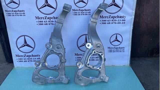 Кулак поворотний передній правий A2053326600 MERCEDES