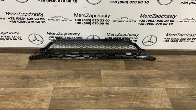 Решітка радіатора A2058856204 MERCEDES