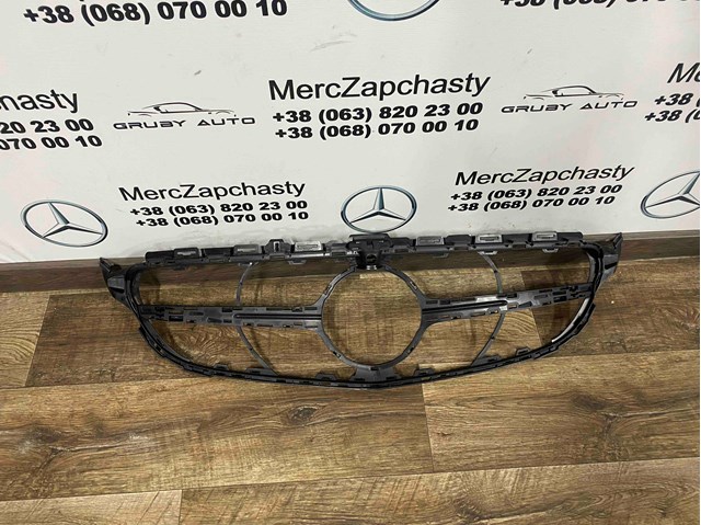 Решітка A2058881760 MERCEDES