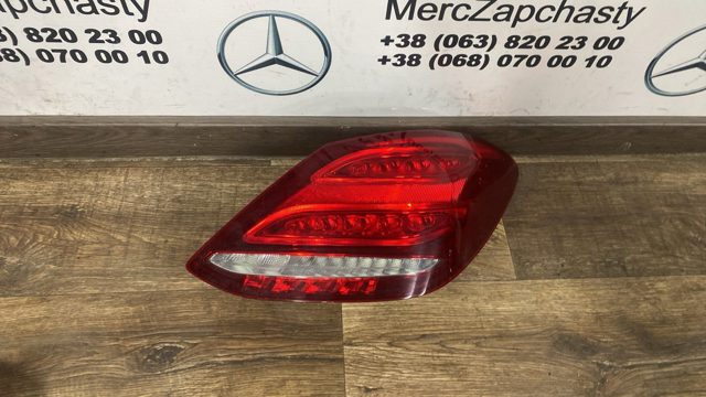 Задні ліхтарі A2059060457 MERCEDES