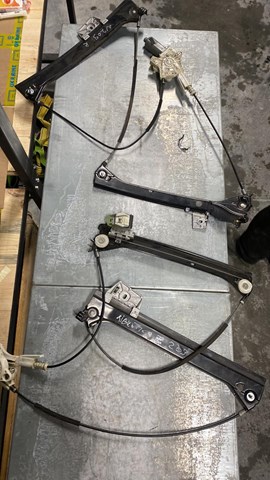 Механізм стеклопідйомника водійських дверей Mercedes CLK