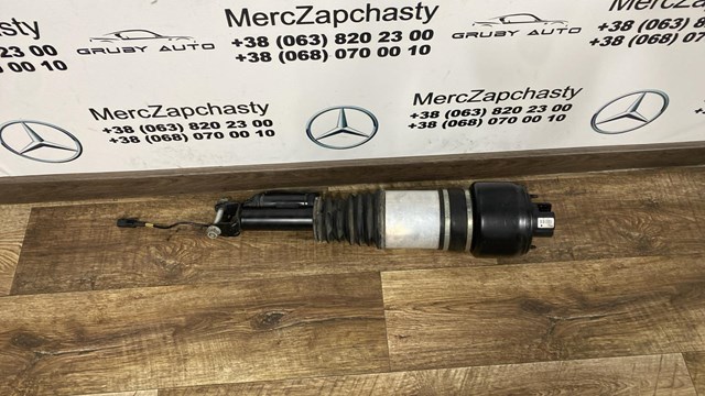 Стійка передня права A2113206213 MERCEDES