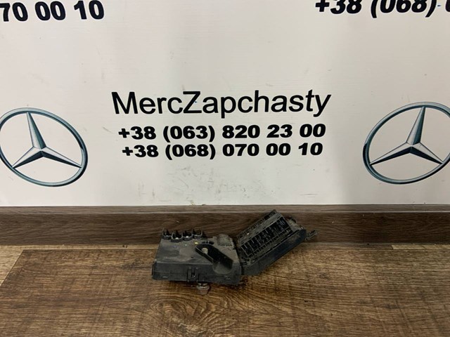 Колодка сполучна плюсового кабелю A2115461141 MERCEDES