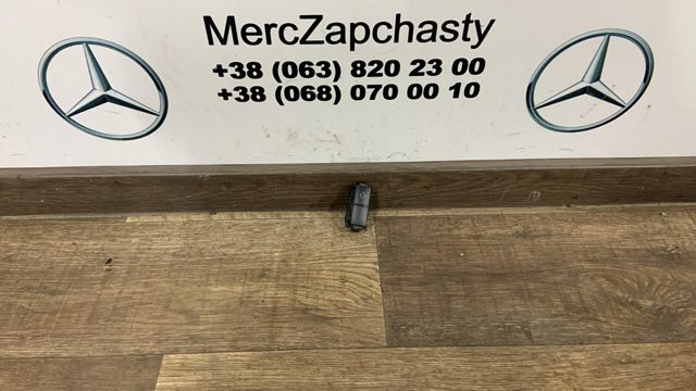 Блок кнопок центральної консолі A2129054900 MERCEDES