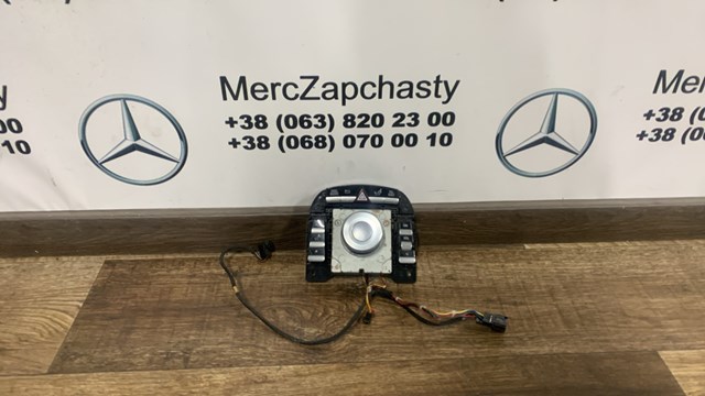 Блок кнопок центральної консолі A2218700451 MERCEDES