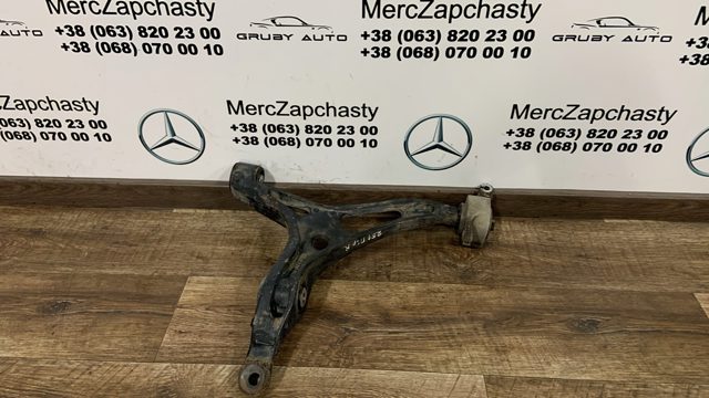Правий важіль передній нижній підвіски A2513302007 MERCEDES