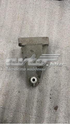 Кронштейн подушки (опори) двигуна, правої A2712230804 MERCEDES
