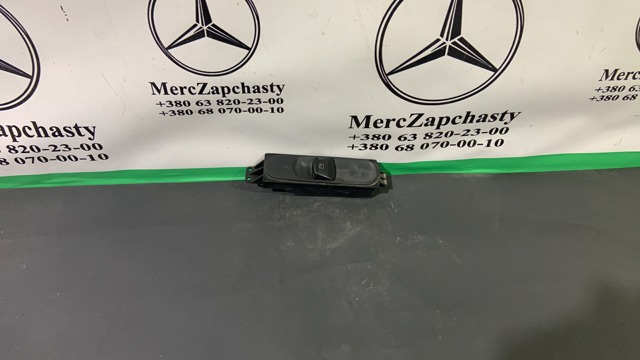 Кнопки переднього правого склопід'ємника A6395450613 MERCEDES