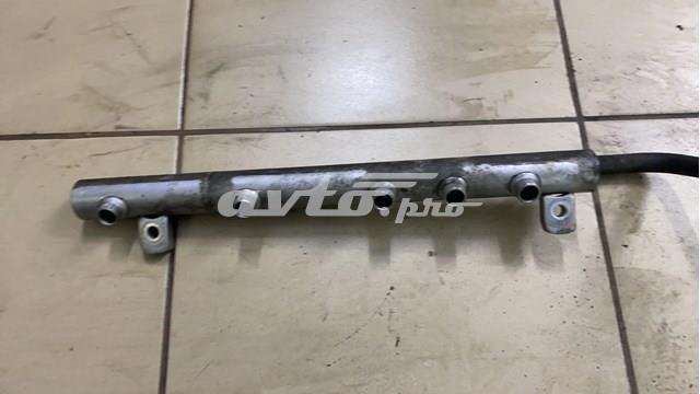 Рампа форсунок системи упорскування палива A6400701295 MERCEDES