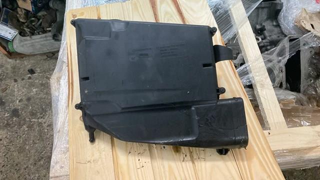 Корпус повітряного фільтра, правий A6420902001 MERCEDES