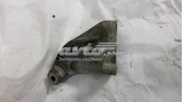Кронштейн подушки (опори) двигуна, правої A6422230104 MERCEDES
