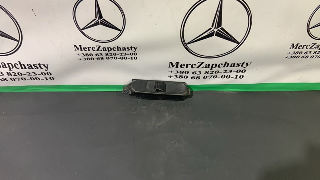 Кнопковий блок керування склопідіймачами передній правий A9065450913 MERCEDES